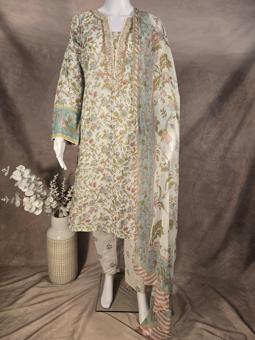 Meadow Bloom Print 3-Piece Suit