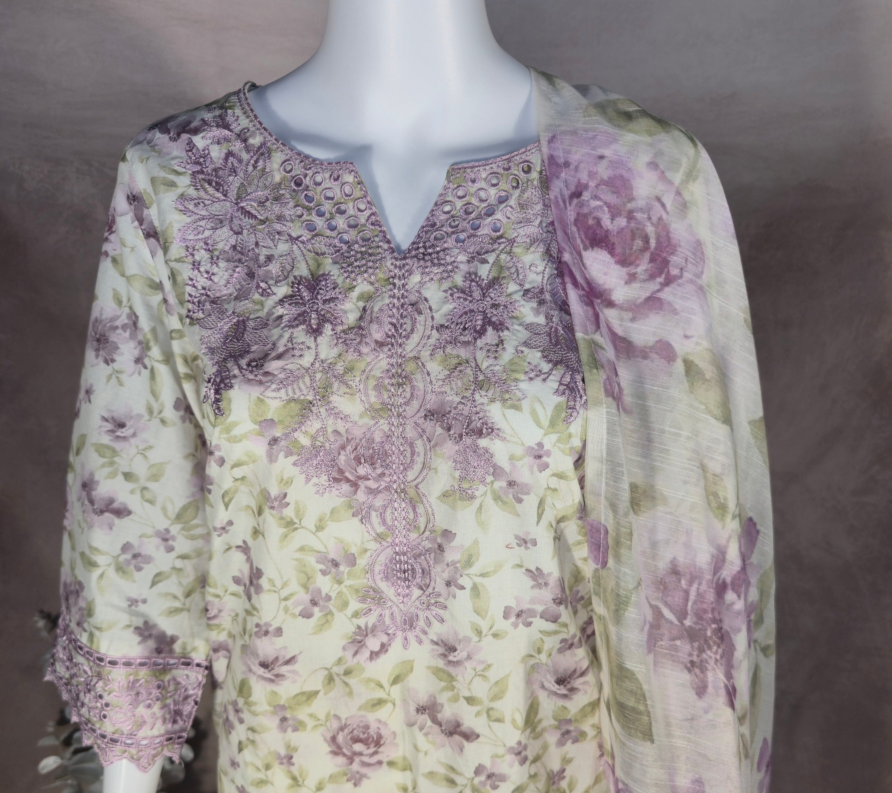 Soft Lilac Rose 3-Piece Suit