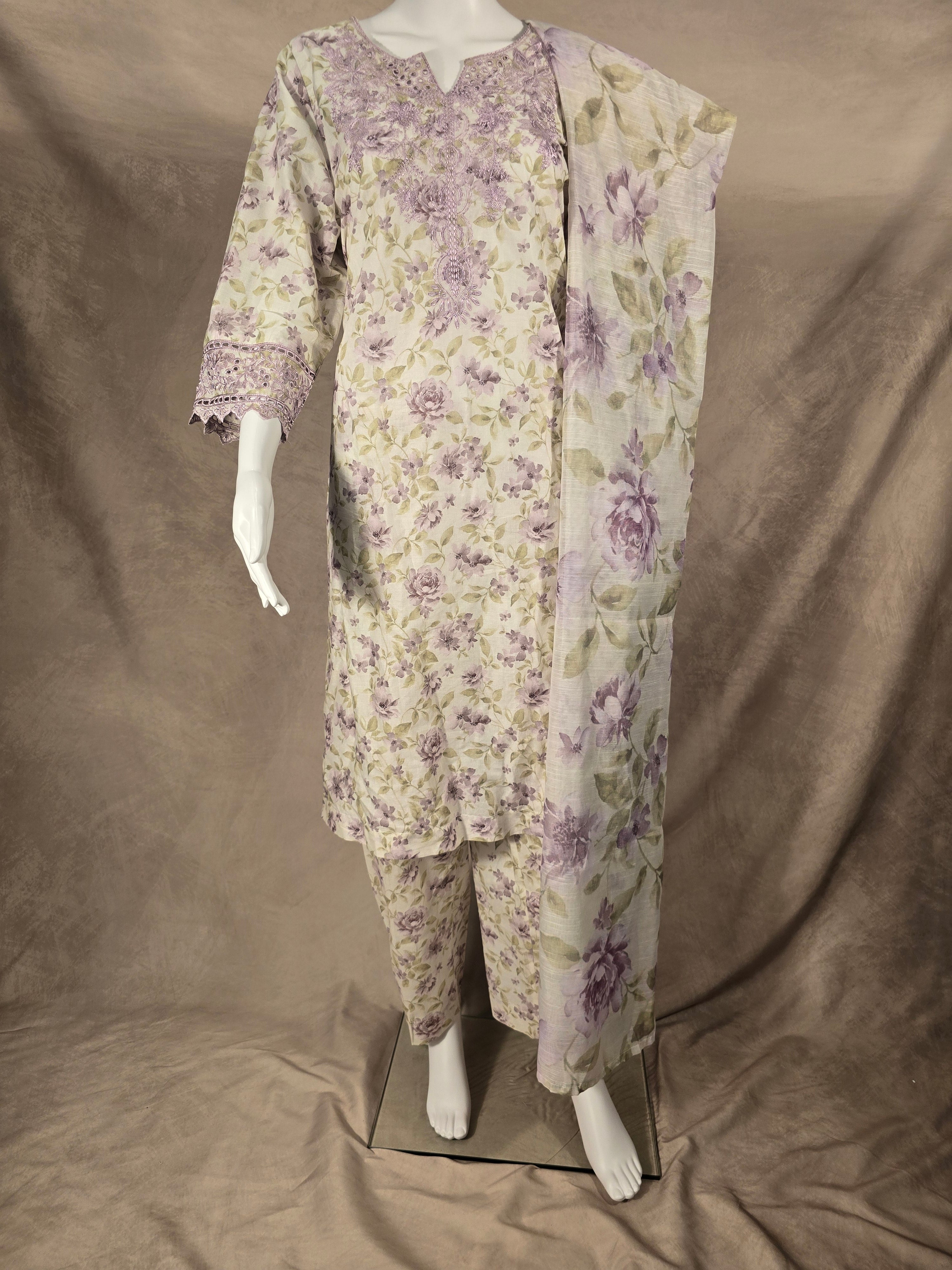 Soft Lilac Rose 3-Piece Suit