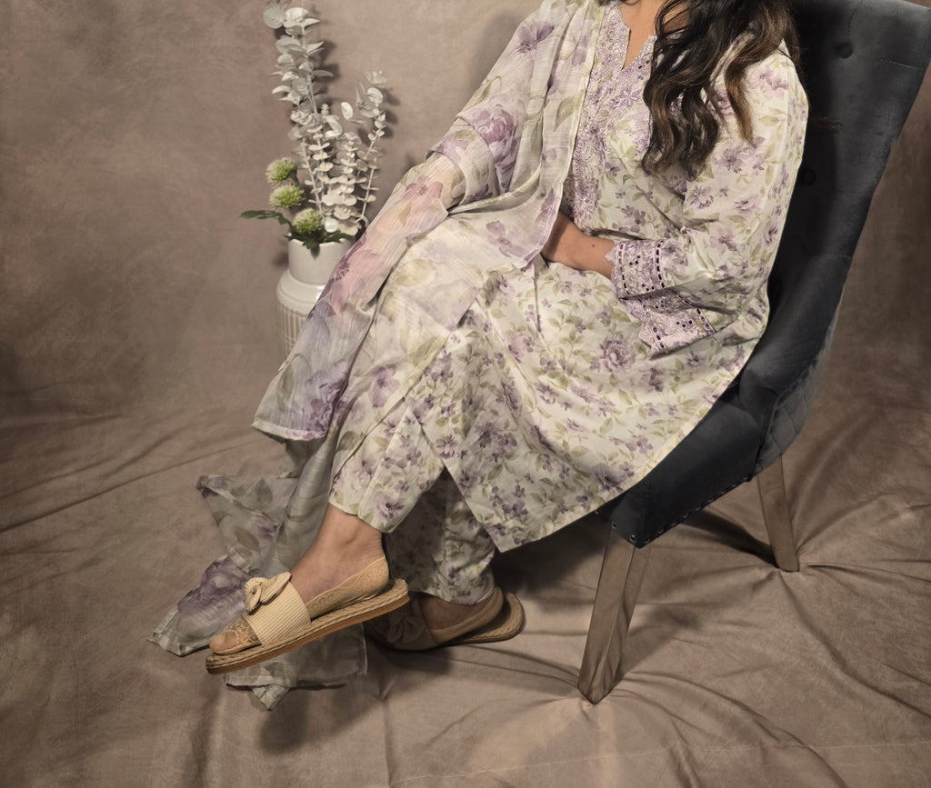 Soft Lilac Rose 3-Piece Suit